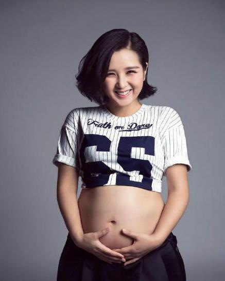 女星孕照差距大,女星的孕照