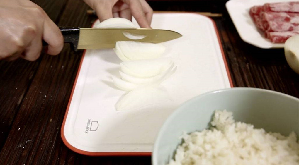 用牛肉做日式饭,做牛肉饭的方法维吾尔语版的