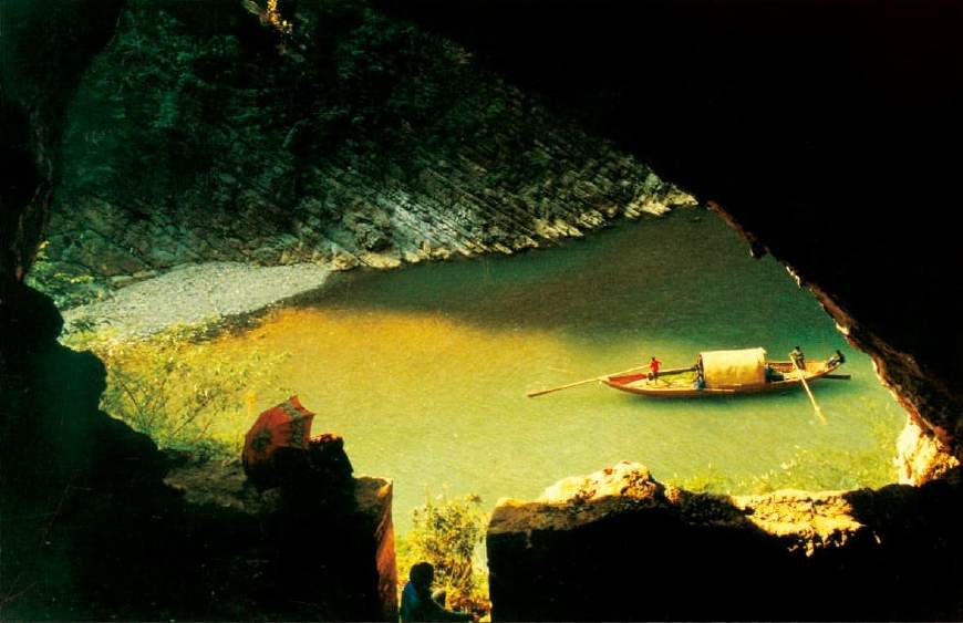 巴山大峡谷有名么,巴山大峡谷溶洞喀斯特地貌