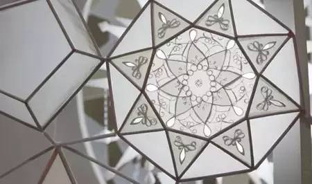 用废弃的石头做宝石,纸做的绿宝石变晶体