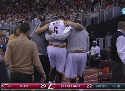 詹姆斯最新冲冠视频,詹姆斯复出首暴扣