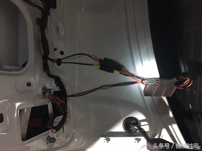 在德赛西威MIB上开通倒车视频加装倒车摄像头，附加示意电路图