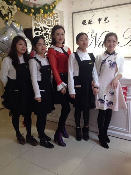 开美甲店加盟指南,开美甲店自己开好还是加盟好