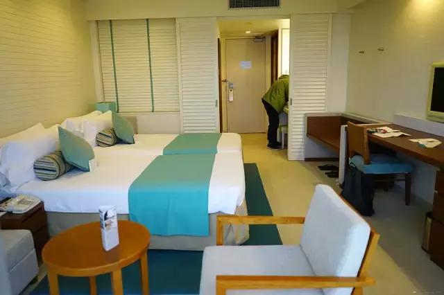 冲绳全日空万座海滨洲际酒店 (冲绳全日空洲际酒店)