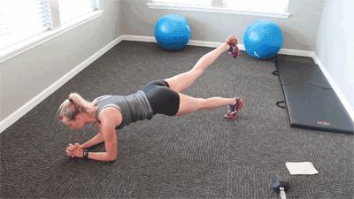 半个月平板支撑可以练出来马甲线,平板支撑一天多久能锻炼马甲线