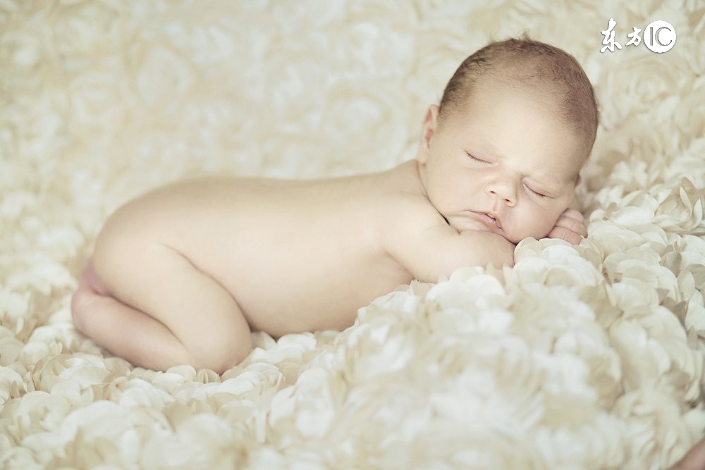 一岁宝宝中耳炎的症状表现有哪些,霉菌性中耳炎临床表现症状及治疗