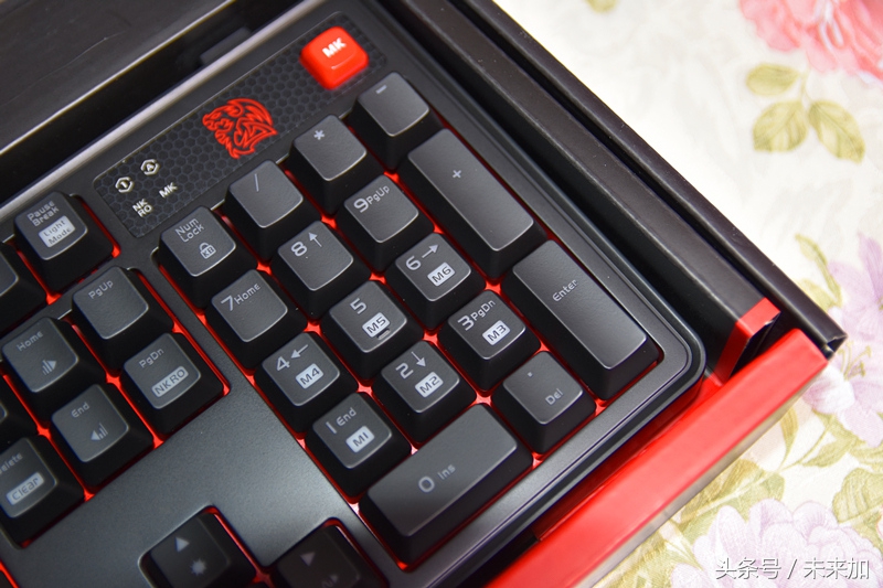 弹指跳动清脆音符，拓荒者MEKAPRO机械键盘青轴版评测