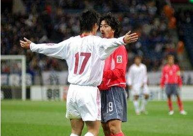 放倒孙兴慜的国足后卫,放倒韩国球员