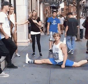 搞笑Gif：白板，动了手脚之后变*摸自**了！所以说远离赌博！