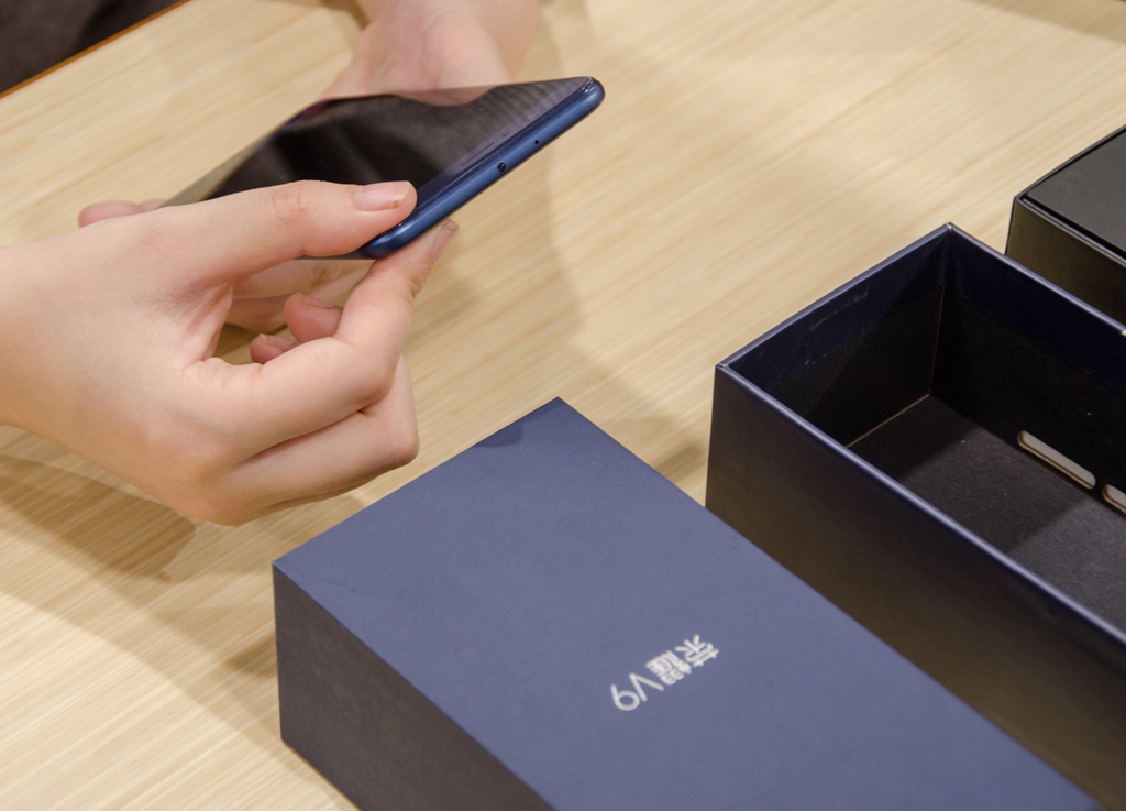 荣耀v9详细评测,荣耀9x实力与颜值并存的千元旗舰