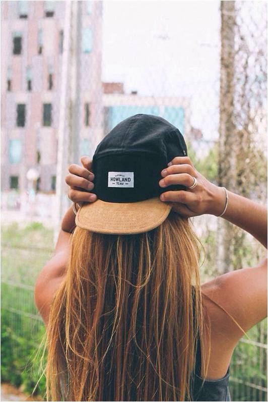 夏天戴棒球帽怎么弄发型,不同棒球帽戴法