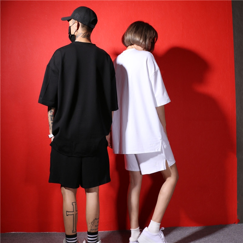 情侣装搭配凸显情侣恩爱,情侣装夏日时髦与恩爱皆要秀出来