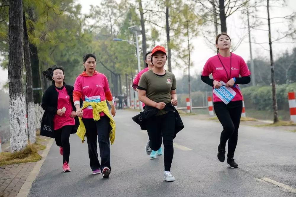 濂虫槦绮夌孩涓濆甫鍏泭鍐欑湡鍥剧墖,绮夌孩涓濆甫鍏泭2019鍥剧墖