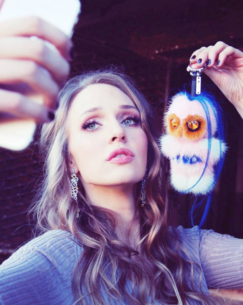 喂，警察叔叔｜这个晒包狂魔的FENDI比FENDI工厂还多