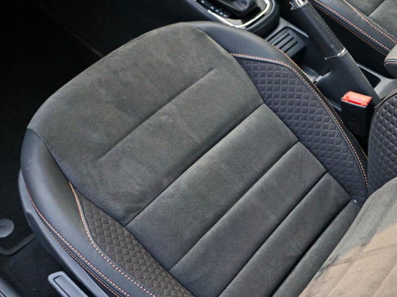 用车｜这种面料为何会让男人的双手高潮？｜Y车评