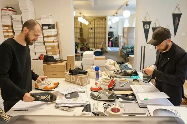 侃爷上脚的椰子鞋有哪些,侃爷最新款鞋