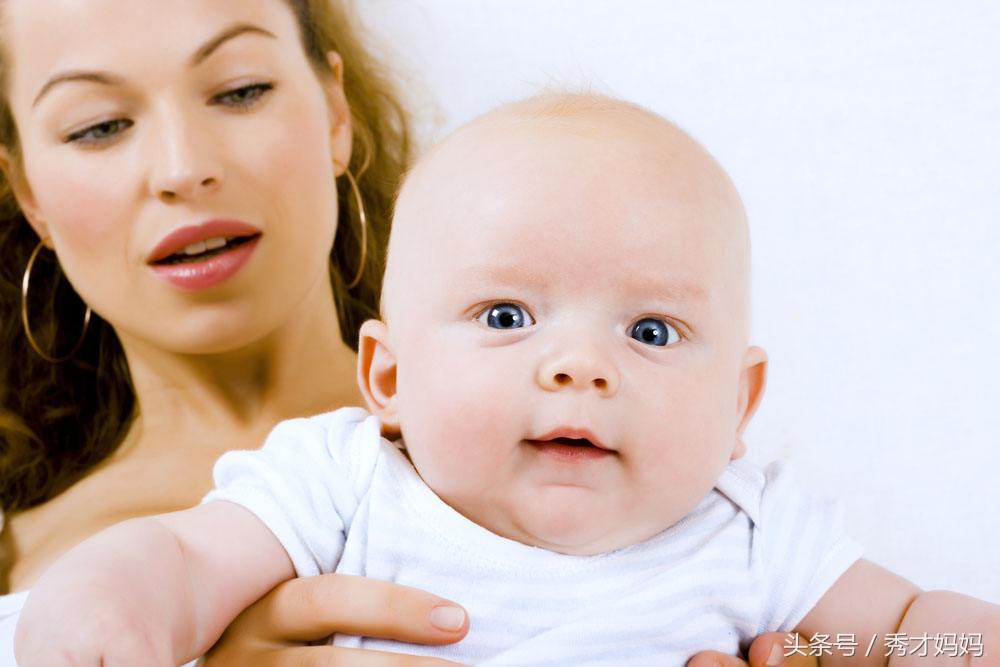 贾静雯女儿咘咘出生的视频,贾静雯三胎都是顺产吗