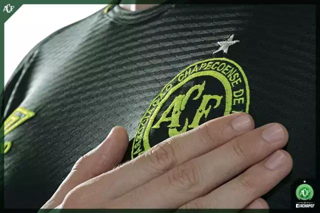 沙佩科恩斯新球员,沙佩科恩斯杯球衣