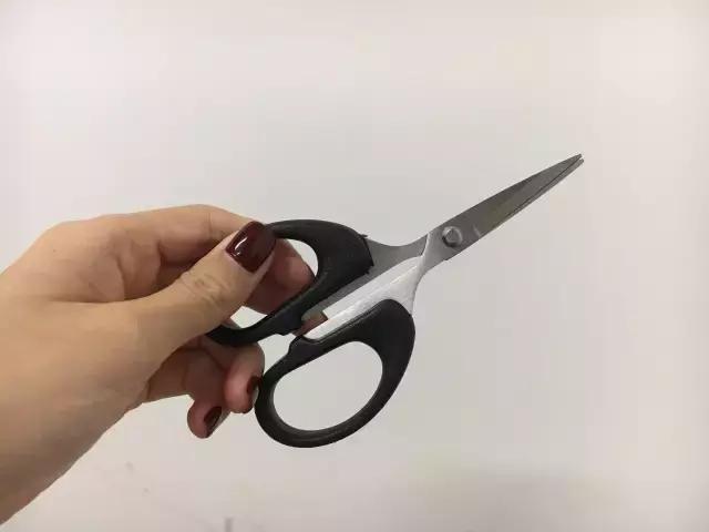 怎么样贴假睫毛才是正确的,贴假睫毛原来如此简单