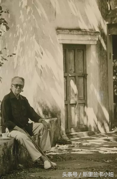 富二代、终身未婚、同性恋……这位混血锡兰人是“斯里兰卡之光”