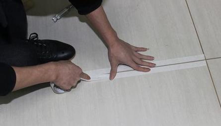 自己动手怎么做瓷砖美缝,瓷砖做美缝的最简单的方法