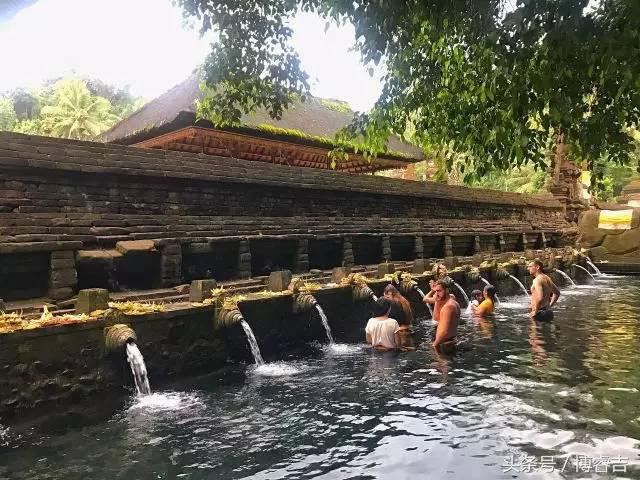 体验过你从未体验过的情感,体验你没体验过的人生