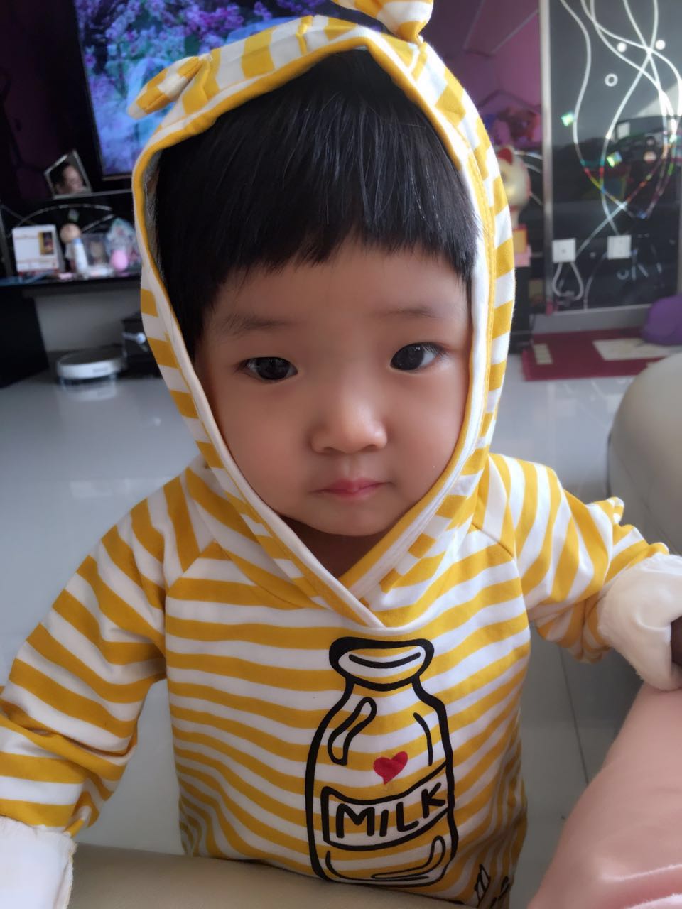 耳朵有黄色分泌物感觉堵住了一样,宝宝耳朵里有黄色分泌物能清理不