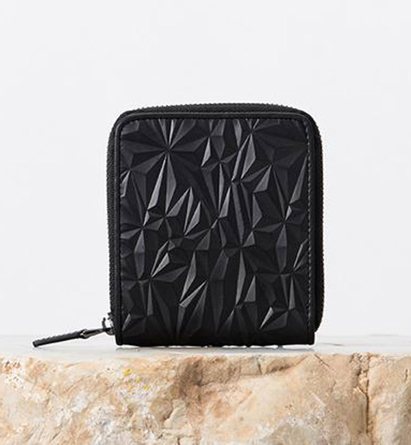 2022年最流行什么牌子钱包 (哪些品牌钱包使用不分层牛皮的)