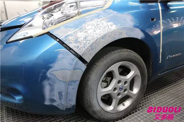 启辰翼子板“伤筋动骨”，看艾多丽钣金师傅妙手回春！