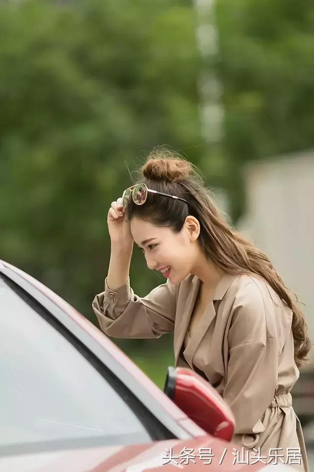 十二名美模，十二种风情，你来“选出”小公园的故事