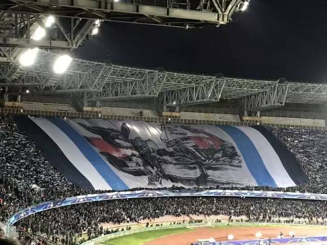 她是如何从C罗球迷“叛变”为哈姆西克迷妹的