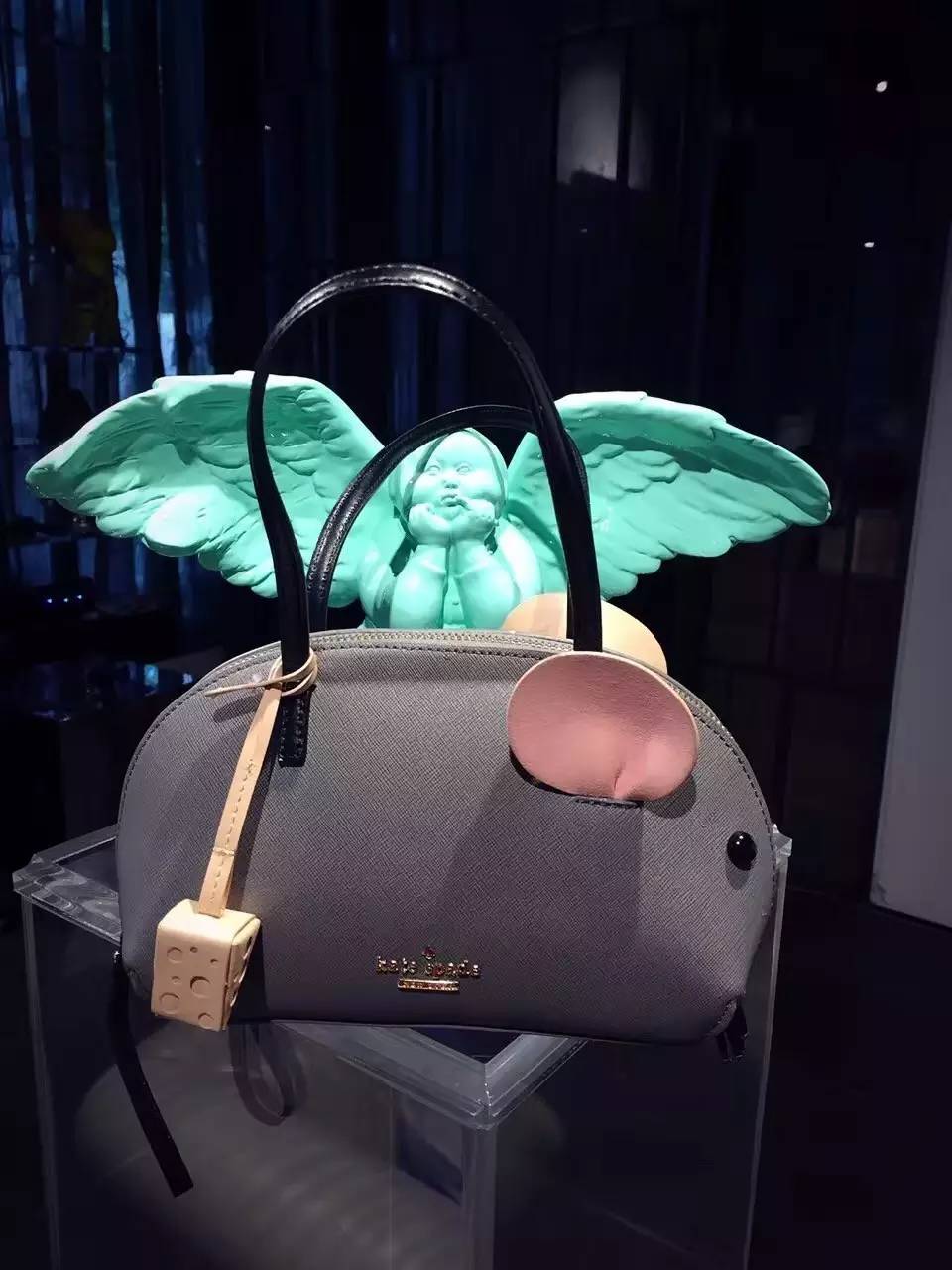 跟着艺术家学穿搭,跟艺术家学穿搭三组时髦颜色