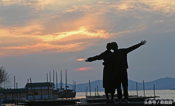 闈㈡湞澶箹鏄ユ殩鑺卞紑瑙嗛,闈㈡湞澶箹鏄ユ殩鑺卞紑
