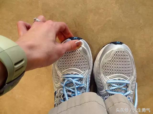 跑鞋买正好还是稍微大一码好,跑鞋应该刚好合适还是买大一点