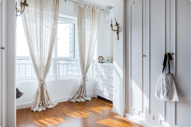 她凑来一堆二手家具,装了人生的第一套房子,关键还特别好看!