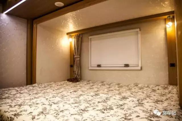 轻卡房车对比c型房车,大通房车c型单拓展房车