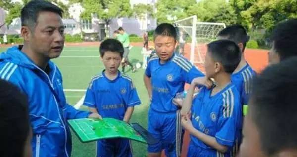 江滨小学教师周晓伟入选2016浙江教育十大年度影响力人物