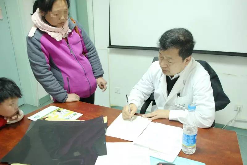 医院专家携手签约服务居民,京津冀医学合作中心