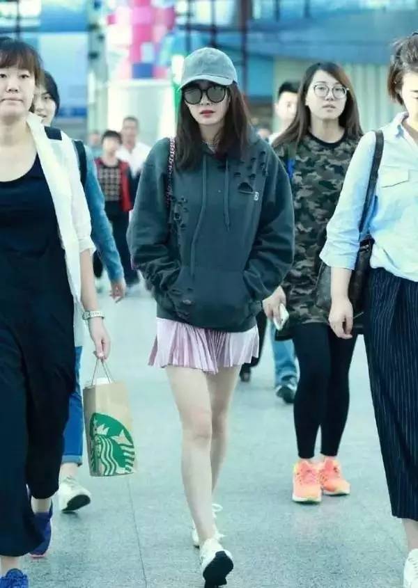 马卡龙色系的小白鞋好清新,马卡龙色系穿什么鞋都百搭