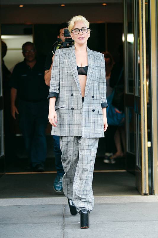 时髦精的秋日必备西装合集 (西装怎么穿才能时髦又优雅)