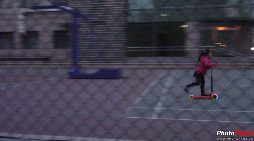 浣宠兘eosr5鍩庡競寤舵椂瑙嗛鎷嶆憚浣撻獙,鐢熸椿浜插瓙鎷嶆憚