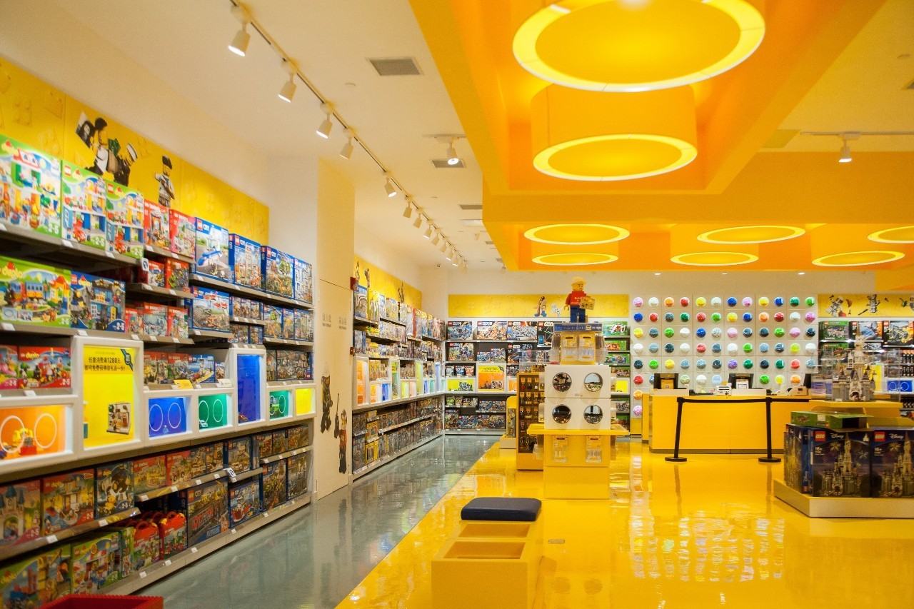 魔都开了大陆首家乐高授权专卖店,积木迷们都疯了!小申手把手,教你怎么买