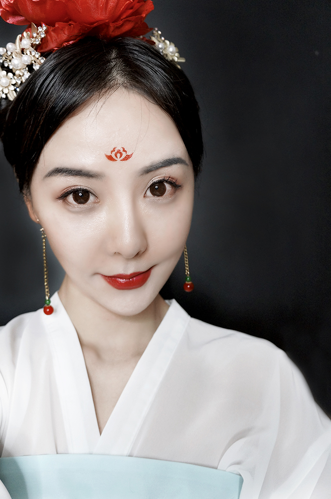 「kiko」中了大唐农药得毒，学学沈珍珠美出天际的桃花妆