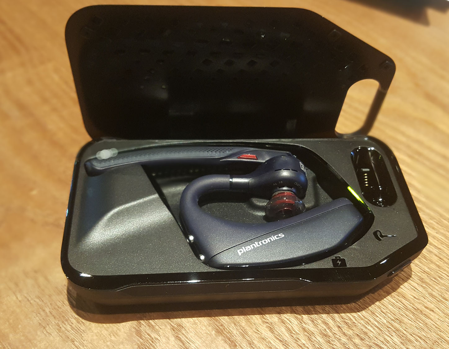 缤特力pv52000蓝牙耳机,缤特力5200蓝牙耳机能听音乐吗