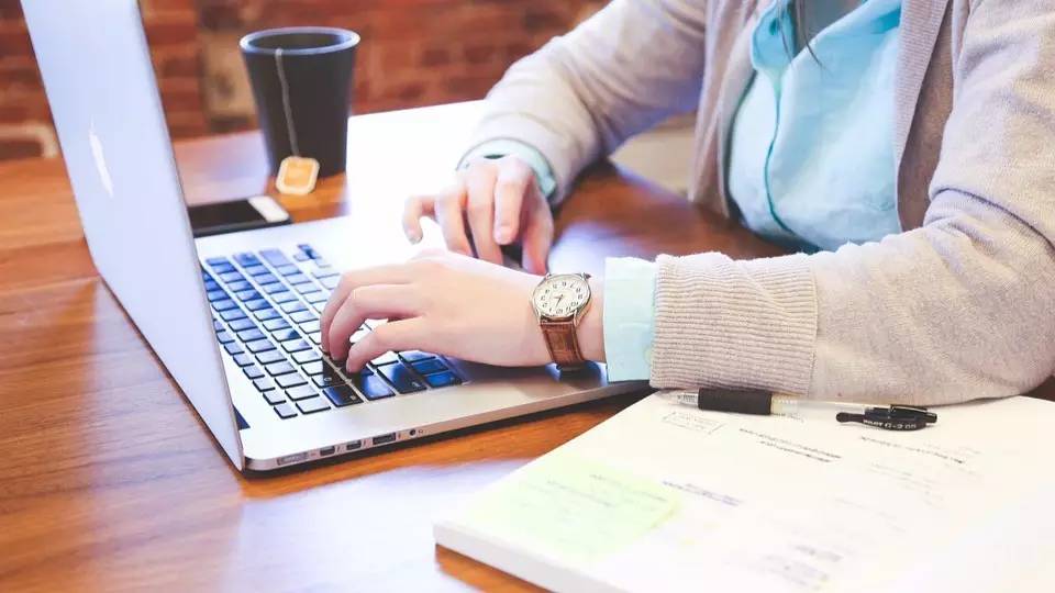 两肩膀酸痛警惕癌症,肩膀总是感觉紧张酸痛