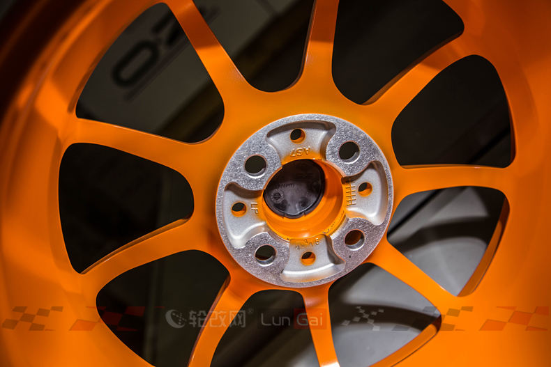 性价比最佳的18寸轻量化轮毂,超轻高级感18寸轮毂