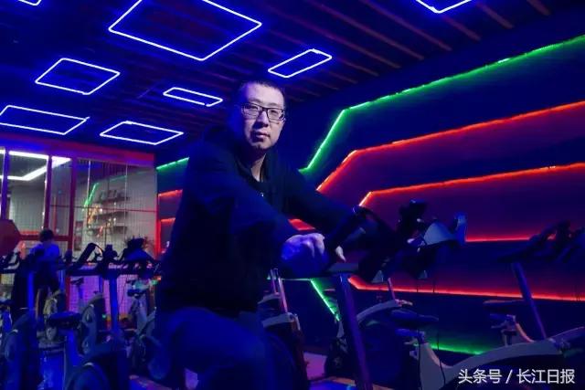 武汉这群人脑壳一定“坏”掉了!大家挤破头进BAT他们逆向而行