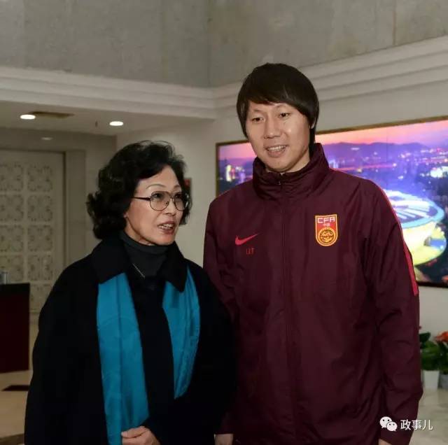 中韩足球大对决,中韩对决乒乓球女将