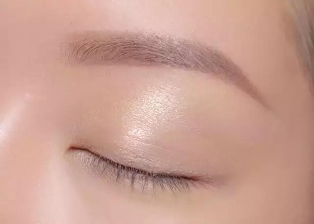 美宝莲新品口红、眼影试色，平价也能很好用