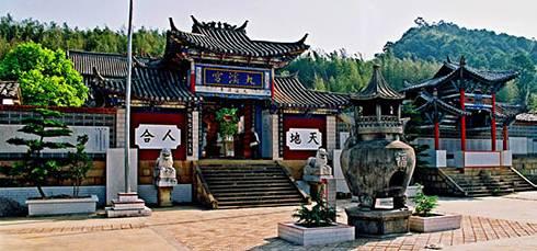 浜戝崡绾㈡渤娉歌タ缇庡コ,浜戝崡娉歌タ鍘跨編濂虫紓浜悧